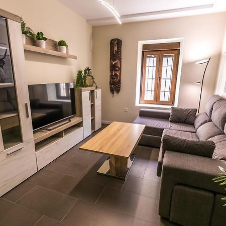 Апартаменти Centrico Y Moderno Con Piscina Y Parking Хаен Екстер'єр фото